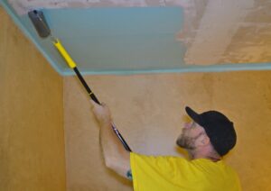 Rolling the ceiling color with the Smart Painter.