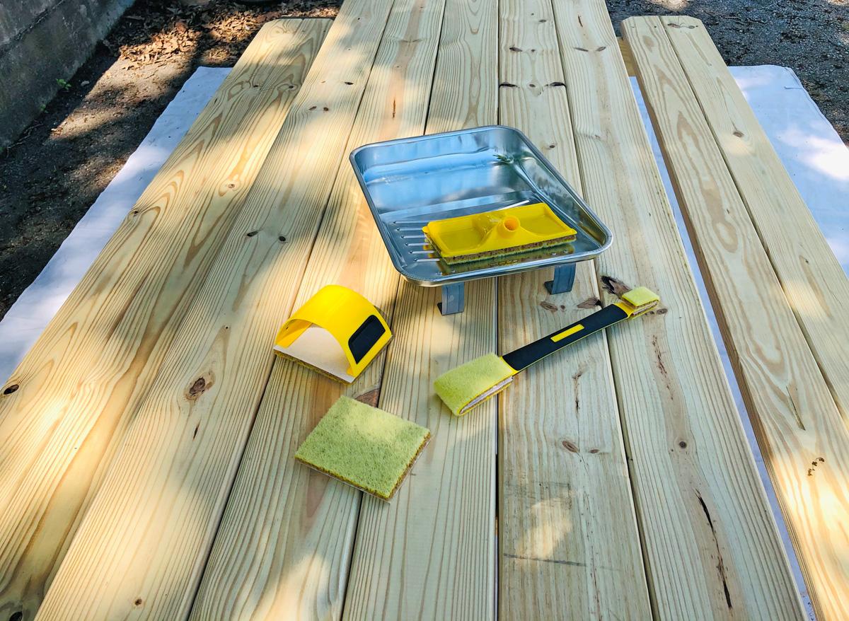 How to Easily Stain a Picnic Table with Woodmates® Mr. LongArm