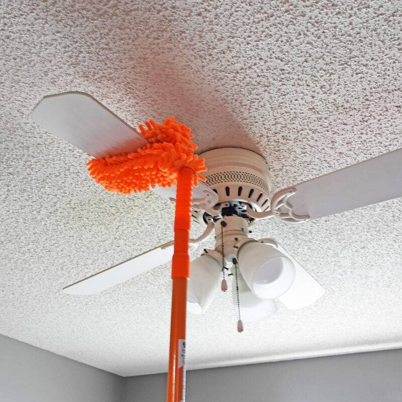 Microfiber Duster with Extendable Pole - Image 4
